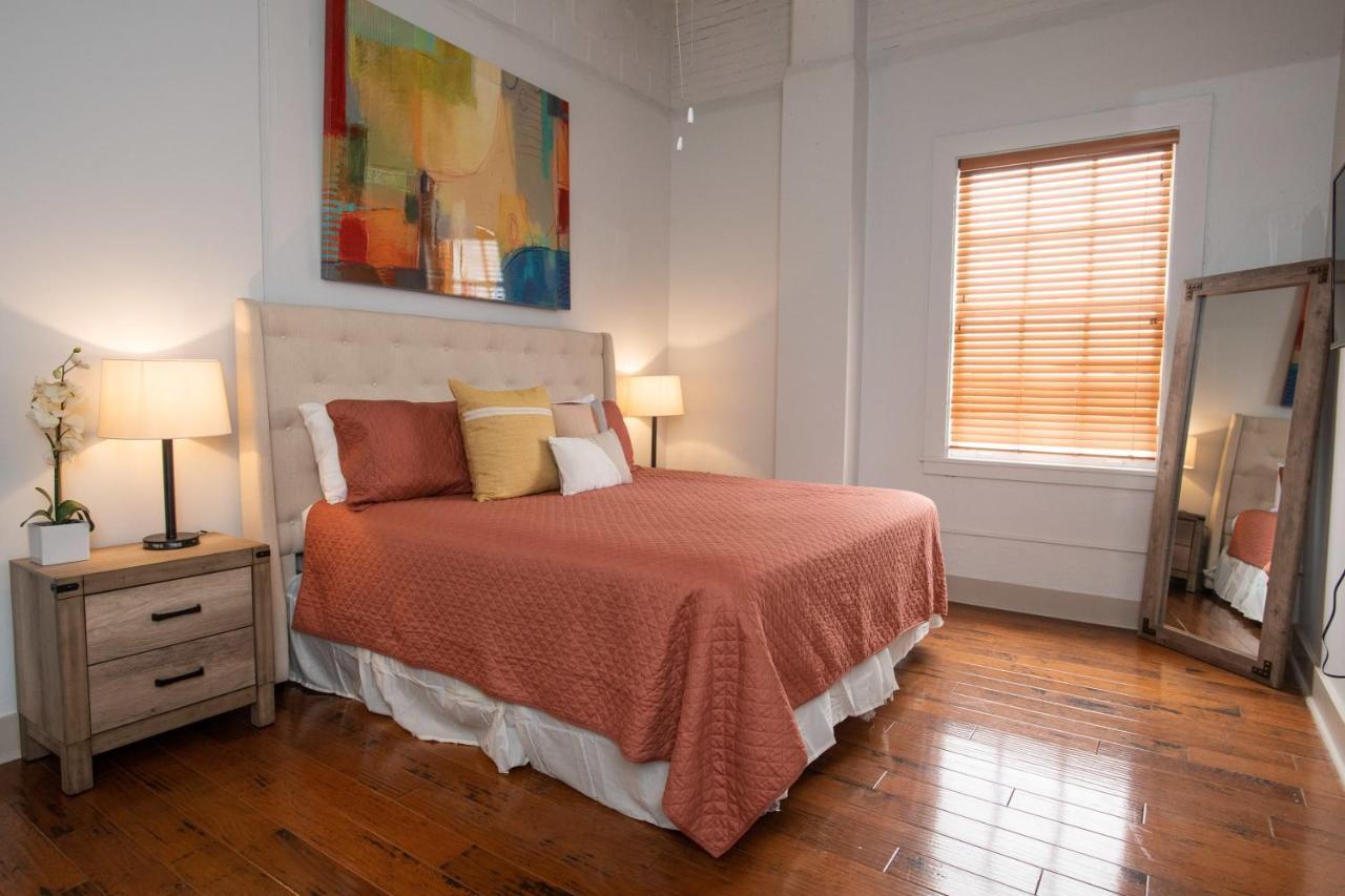 Apartment New French Quarter Delight 13 New Orleans